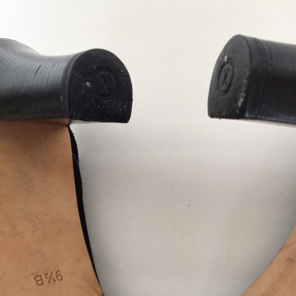 COLE HAAN BLACK SUEDE CLOGS SIZE 9.5 - Picture 12 of 16